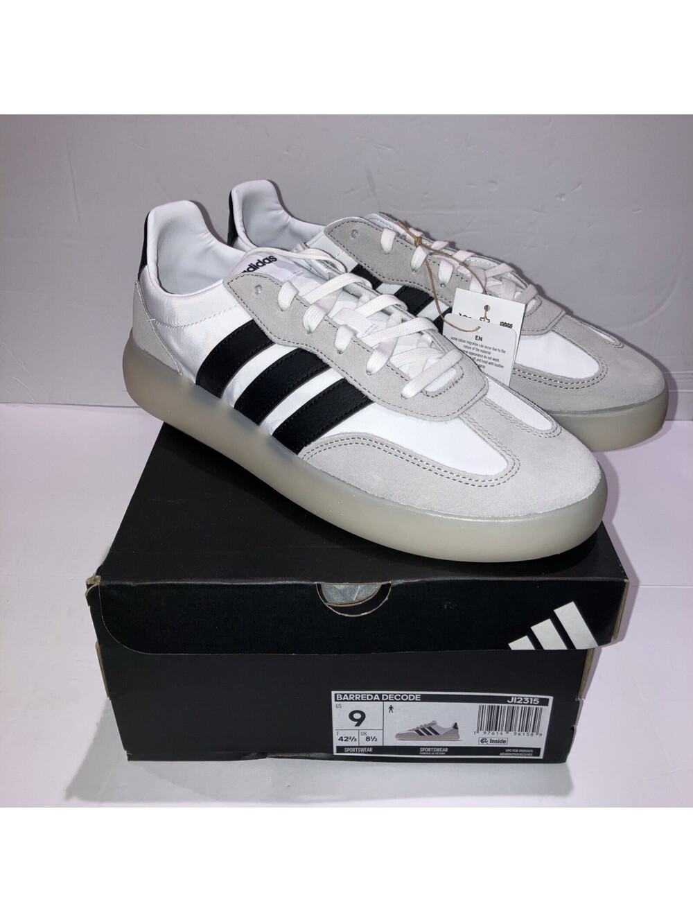 adidas Barreda Decode JI2315 Men’s 9 White Black Grey Sneakers New
